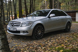 Mercedes-Benz C 320 3.0 CDI 165kW (3 foto / 8)