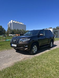 TOYOTA LAND CRUISER (150 SERIES) (2 foto / 10)