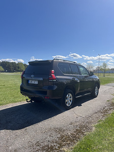 TOYOTA LAND CRUISER (150 SERIES) (5 foto / 10)