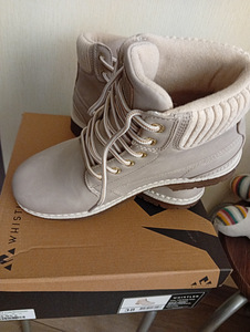 Uued naiste saapad Whistler (Simply Taupe) (1 foto / 4)