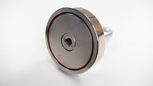 RED LINE Magnet F200 = 200kg (2 foto / 3)
