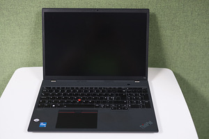 Lenovo ThinkPad T16 16" / I5-1235U / 32 GB / 500 GB (1 foto / 3)