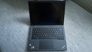 Lenovo ThinkPad T14 14" / Ryzen 5 - 6650U / 16 GB / 1TB (2 foto / 3)