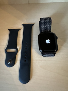 Apple Watch Series 8 GPS, Sport Band, 45mm, tumehall (1 foto / 1)