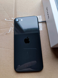 iPhone SE 2020 128GB Black (3 foto / 3)