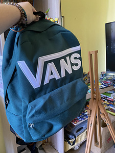 UUS koolikott Vans + TASUTA SAATMINE + KINGITUS (1 foto / 4)