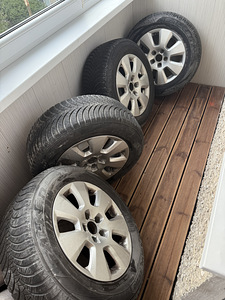 Диски Audi 16 с шинами (2 фото из 3)