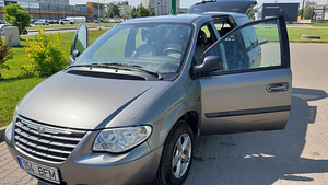 Chrysler Grand Voyager (1 foto / 10)