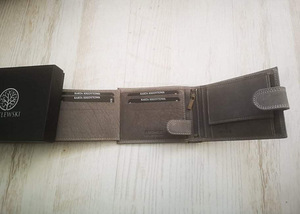 Nahast rahakott RFID-kaitsega, uus (5 foto / 5)
