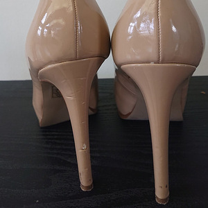 Nude Guess kingad 39, 8 1/2 (3 foto / 3)