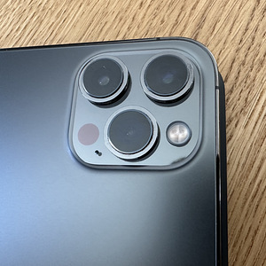 iPhone 12 Pro макс 128 ГБ (6 фото из 8)