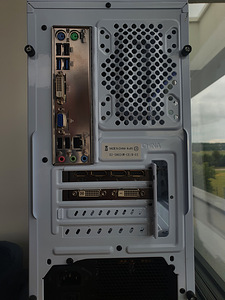 Mänguriarvuti: GTX 970, i5 (4 foto / 4)