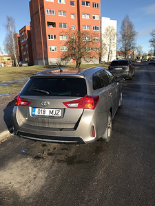 Toyota auris 2014 (6 foto / 12)