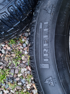 Зимние шины Pirelli R15 на литых дисках 5×114.3 5*114.3 (4 фото из 4)