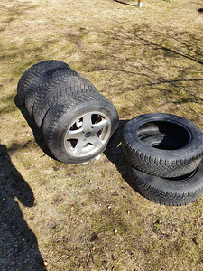 Зимние шины Nokian/Michelin на литых дисках R15 4×114.3 4*114.3 (5 фото из 6)