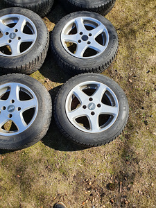 Зимние шины Nokian/Michelin на литых дисках R15 4×114.3 4*114.3 (6 фото из 6)
