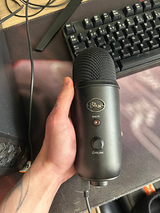 Blue yeti microphone (1 foto / 3)