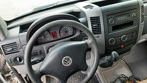 Volkswagen Crafter (5 foto / 9)