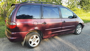 Ford Galaxy (4 фото из 9)