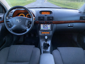 TOYOTA AVENSIS (7 foto / 10)