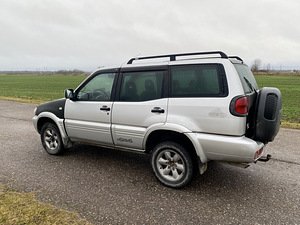 NISSAN TERRANO 4x4 (3 foto / 8)