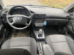 Volkswagen Passat (3 foto / 5)