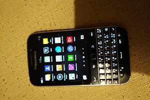 Blackberry Classic Q20 (2 фото из 3)