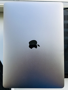 MacBook Pro (13-inch, 2017) (3 foto / 7)
