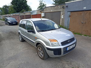 Ford fusion (4 foto / 5)