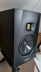 Мониторы T7V ADAM AUDIO (2 фото из 3)