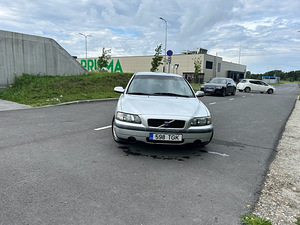 П: VOLVO S60 Бензин, Механика, 103Kw (3 фото из 10)