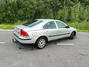 П: VOLVO S60 Бензин, Механика, 103Kw (5 фото из 10)