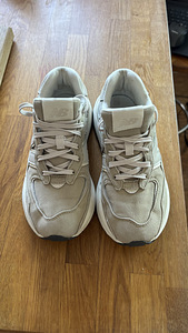 New Balance, 39 (5 фото из 5)