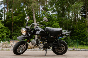 Honda Monkey stiilis 4T mopeed – tänavalegaalne projektikas! (1 foto / 9)