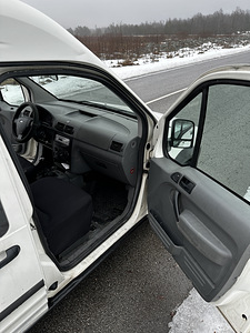 Ford Transit Connect (7 фото из 8)