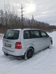 VW Touran 2.0tdi 6 мануал (4 фото из 6)