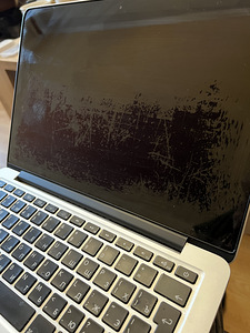 MacBook Pro 13” 2015 г. (3 фото из 9)