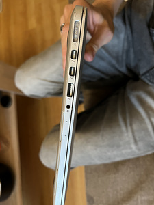 MacBook Pro 13” 2015 г. (8 фото из 9)