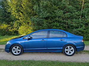 Honda Civic 1.8 103kW, 2008 (7 foto / 15)
