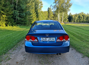 Honda Civic 1.8 103kW, 2008 (4 foto / 15)