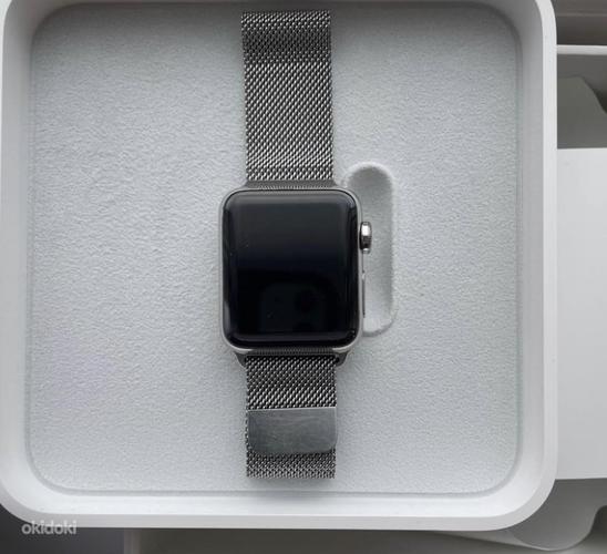 Apple Watch Series 2 - Нержавеющая сталь 38 мм, миланская петля (фото #1)