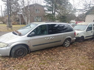 Vahetada 2 autot ja 1 roller (remonti vajavad/varuosadeks) (6 foto / 15)