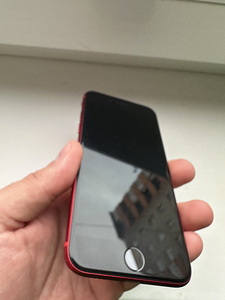 iPhone SE 2020 Red, 64GB, 86% (3 foto / 6)