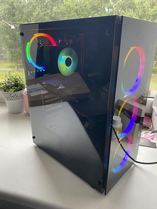 Gaming setup (7 foto / 9)