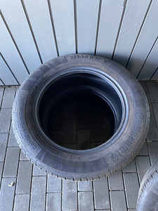 225/60/R17V ContiPremiumContact suverehvid (4 foto / 4)