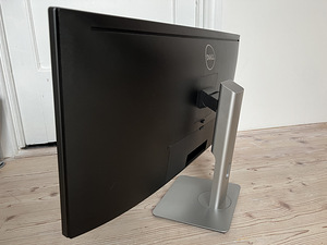 34” Kumer gaming curved monitor Dell U3415Wb 2K UWQHD IPS (2 foto / 5)