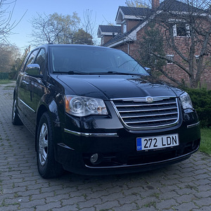 Аренда автомобилей (2 фото из 3)