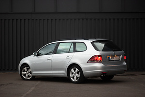 Volkswagen Golf 1.4 90kW (3 foto / 12)