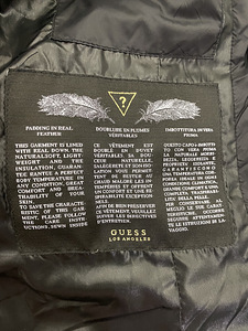 Куртка guess xs-s оригинал (2 фото из 3)