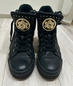 Сапожки guess (3 фото из 3)